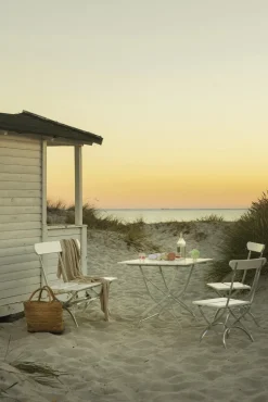 Mesa Bryggeri, Roble lacado blanco-galvanizado en caliente