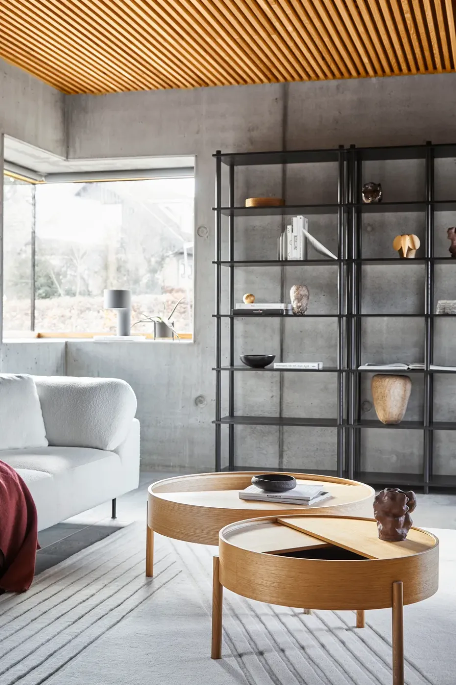 Mesa de centro Arc Ø66 cm, Roble barnizado