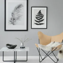 Mesa de centro Ninety, mármol carrara, estructura negra