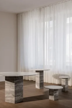 Mesa de comedor Soho, Tufo beige, Ø120 × 72 cm