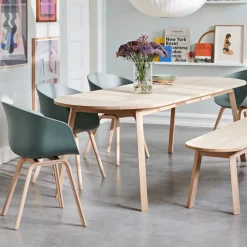 Mesa de comedor Triangle Leg, roble lacado, 250×85 cm