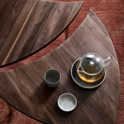 Mesa lateral Pinwheel HM7, Nogal