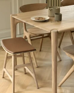 Mesa PI, Roble aceitado con cera dura, 140x80x76 cm