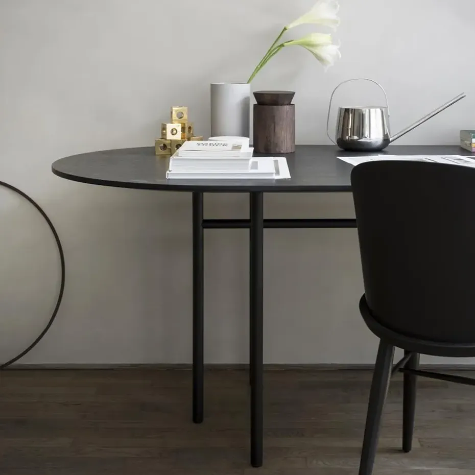 Mesa Snaregade ovalada, Negro