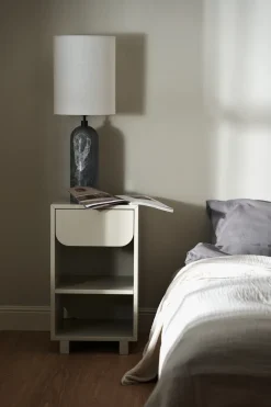 Mesilla de cama Vidja, Sand