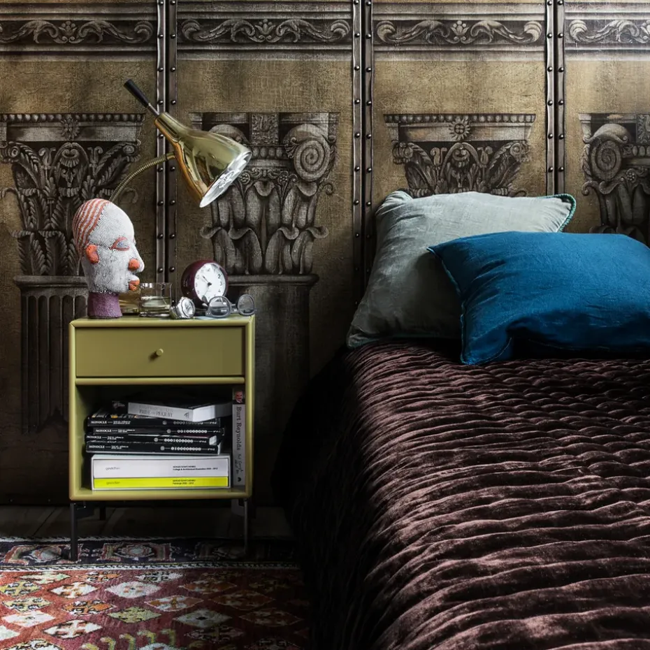 Mesilla de noche Dream, Truffle 141, patas de cromo