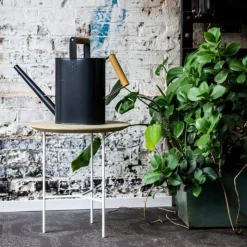 Mesita auxiliar Tribeca, Roble rústico aceitado, patas blancas, ø47 cm