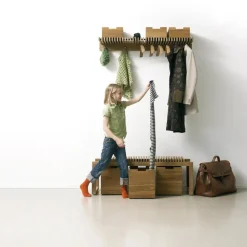 Perchero de pared Cutter , Teca