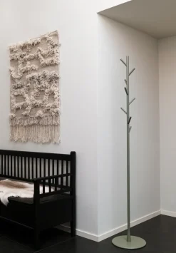 Perchero de pie Sticks, Madera de tilo