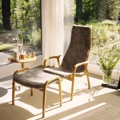 Reposapiés Lamino, Piel de oveja black, roble aceitado