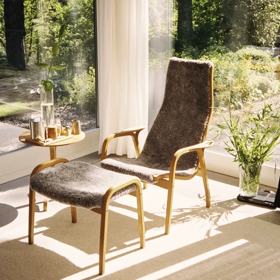 Reposapiés Lamino, Piel de oveja black, roble aceitado