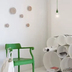 Set de 5 colgadores de pared The Dots, roble