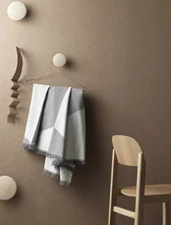 Set de 5 colgadores de pared The Dots, roble