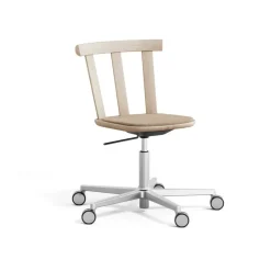 Silla Alt base giratoria con asiento tapizado roble, Hallingdal 65-200 beige-Barniz mate claro