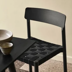 Silla Betty TK1, Black, asiento de banda de lino trenzada negro