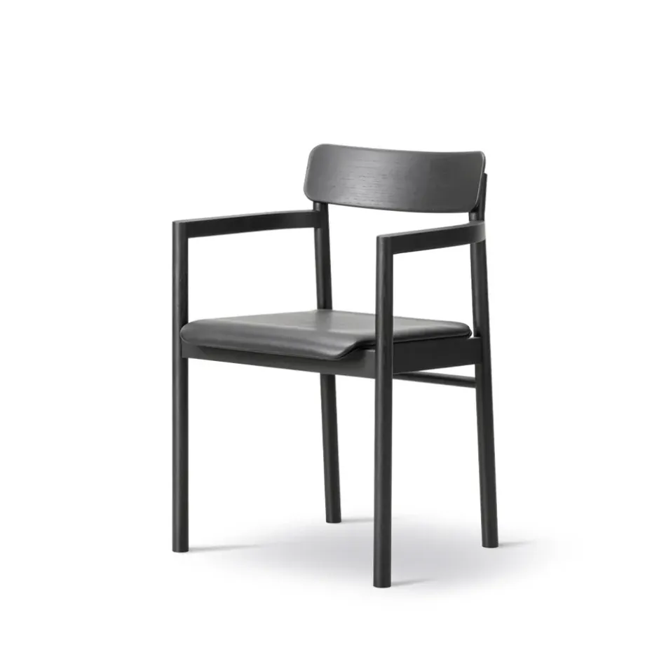 Silla con brazos Post 3446 , Piel premium 88-negro barnizado roble