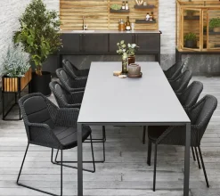 Silla con reposabrazos apilable Breeze weave, Taupe