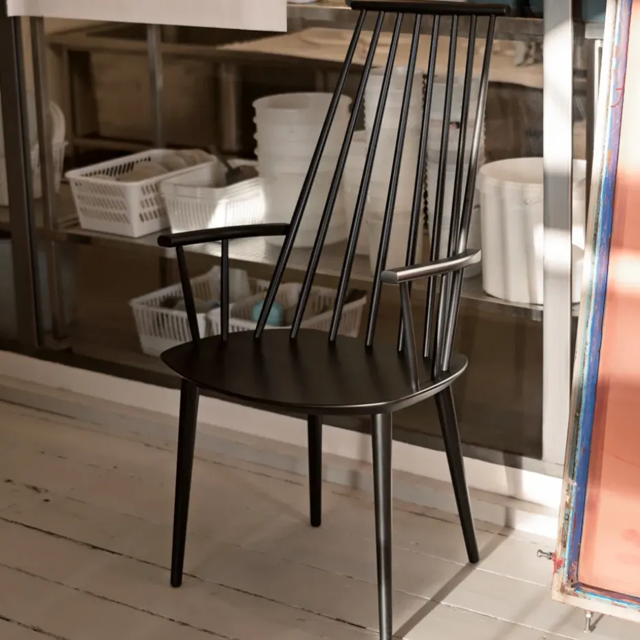 Silla con reposabrazos J110, Beech