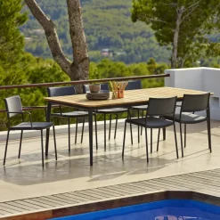 Silla con reposabrazos Less, Light grey