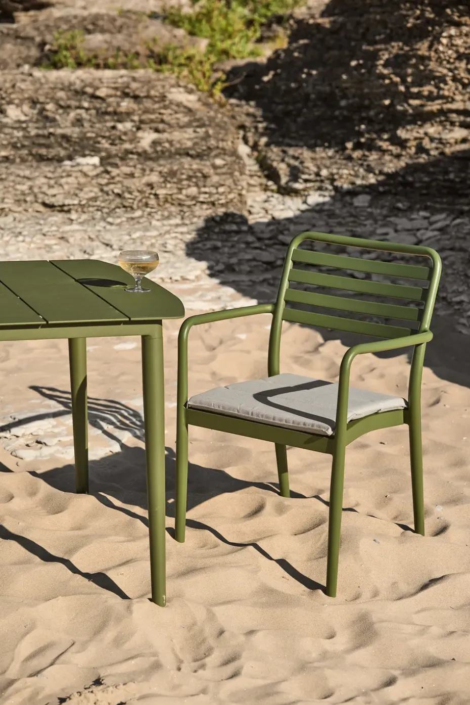 Silla con reposabrazos Messina, Moss green