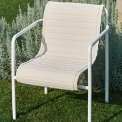 Silla con reposabrazos Palissade Dining, Cream white