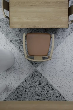 Silla con reposbrazos y cojín de silla Merkur, Oak- Dakar 0250 cognac