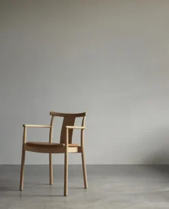 Silla con reposbrazos y cojín de silla Merkur, Oak- Dakar 0250 cognac