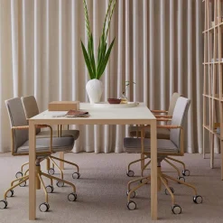 Silla de oficina elevable/bajable sin basculación Stella, Cuero elmosoft 99999 negro, base de cromo, respaldo flexible