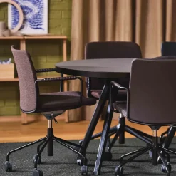 Silla de oficina elevable/bajable sin basculación Stella, Cuero elmosoft 99999 negro, base de cromo, respaldo flexible