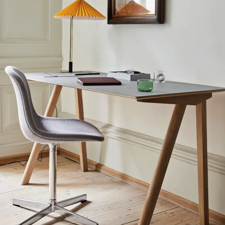 Silla de oficina Neu 10 Upholstery, Red-base giratoria en soft black