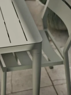 Silla Delia, Dusty green