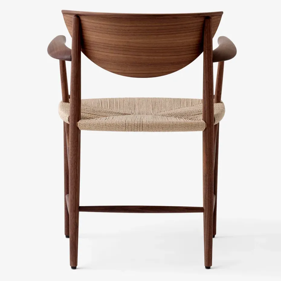 Silla Drawn HM4 con reposabrazos, Nogal