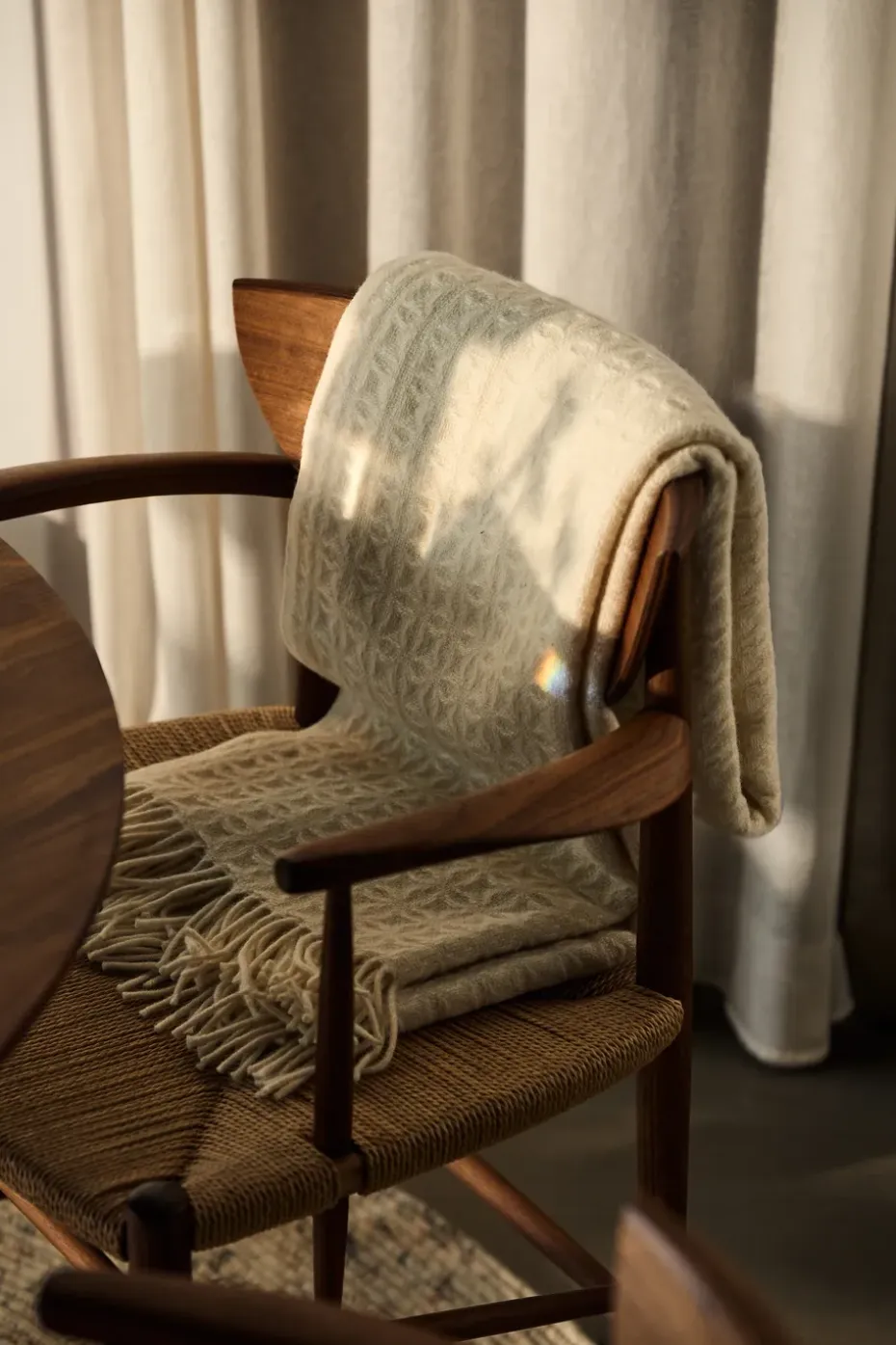 Silla Drawn HM3, Nogal