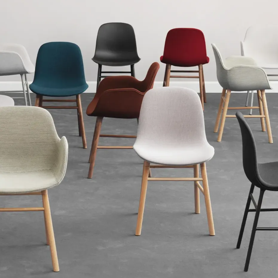 Silla Form, Red, patas de roble