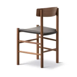 Silla J39, Aceite nogal-cuero Omni 377 marrón oscuro