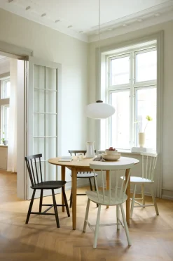 Silla J46, Beech red painted