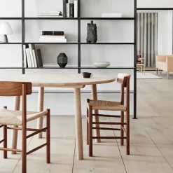 Silla J39, Nogal aceitado - trenzado natural