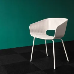 Silla Marée 401, Beetroot patas de metal lacado