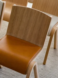 Silla Ready con asiento tapizado, Red oak-Audo Bouclé 02