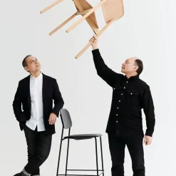 Silla Soft Edge 60, Roble lacado al agua negro