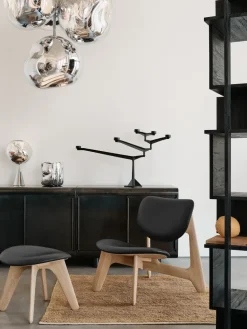 Sillón lounge Slab con asiento tapizado, Roble natural-cuero negro