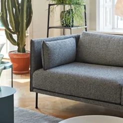 Sofá 2 plazas Silhouette, Coda 182 con patas metálicas gris y negras