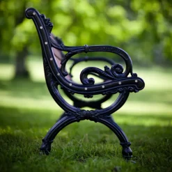 Sofá Byarum, Pino impregnado, soporte verde, 155 cm