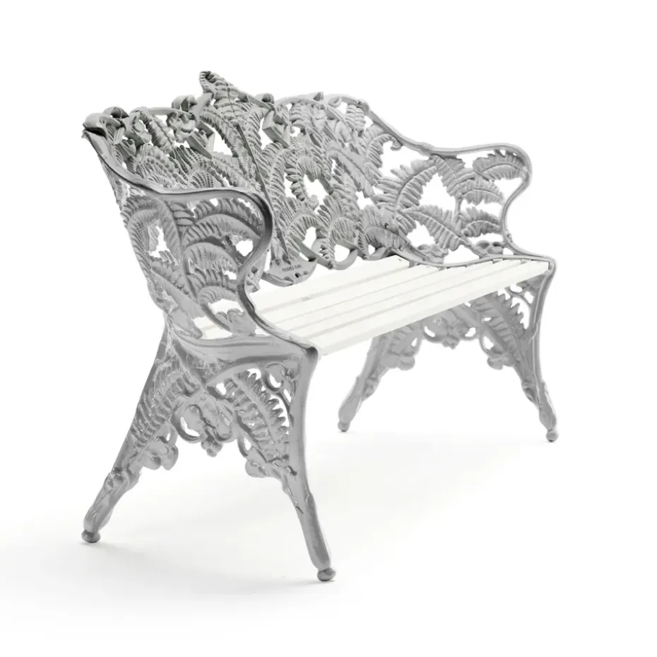 Sofá Classic, Pino lacado blanco, soporte de aluminio en bruto