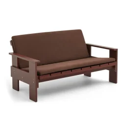 Sofá Crate Lounge de pino lacado, Rojo hierro