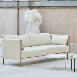 Sofá de 3 plazas Silhouette, Beige-cognac con vivo en contraste y patas de metal negras