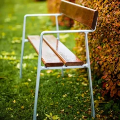 Sofá Piccolo, Caoba barniz negro, soporte negro