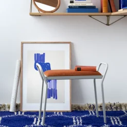 Taburete Anyone, Blanco con cuero coñac vintage