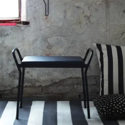 Taburete Anyone, Negro-cuero negro