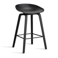Taburete bajo About a Stool 32 con base de roble negro 2.0, Negro-negro soporte de acero